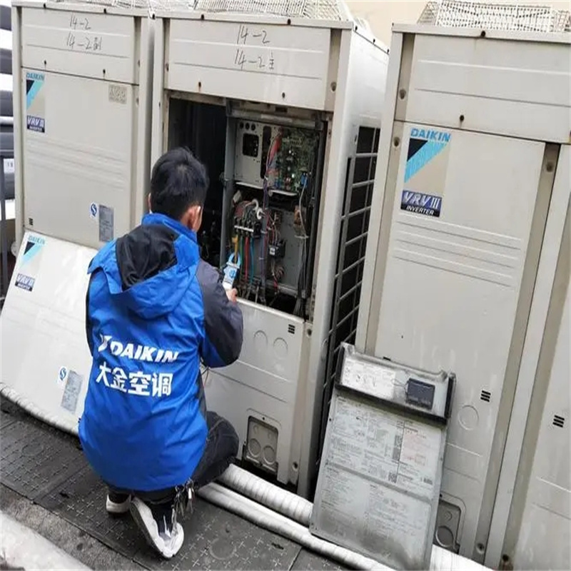 深圳布吉长龙柜机空调跳闸故障维修